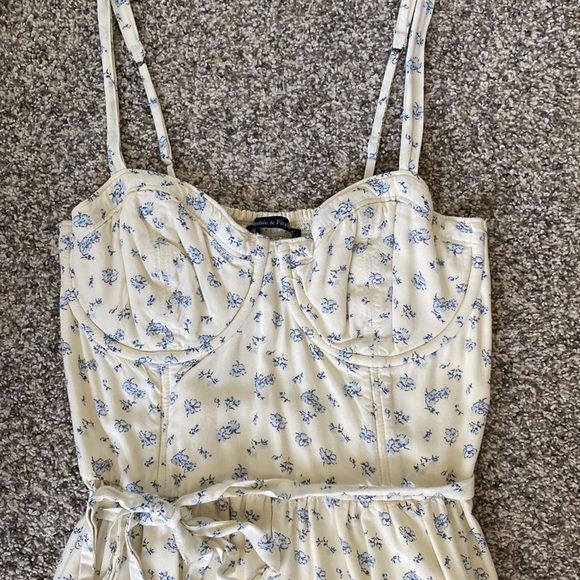 Abercrombie & Fitch size Medium Corset Top Dress with removable tie. - Picture 2 of 4